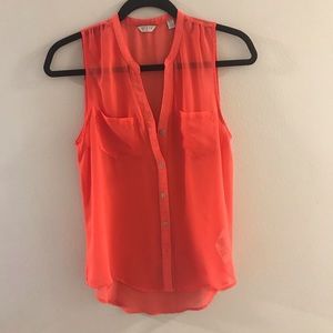 Guess Lightweight Sleeveless Button Up Top